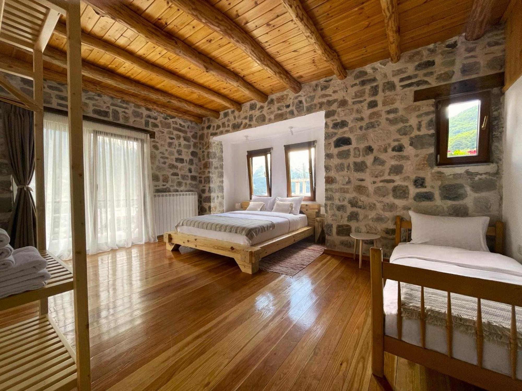 Valter & Drita'S Guesthouse Theth Exteriér fotografie